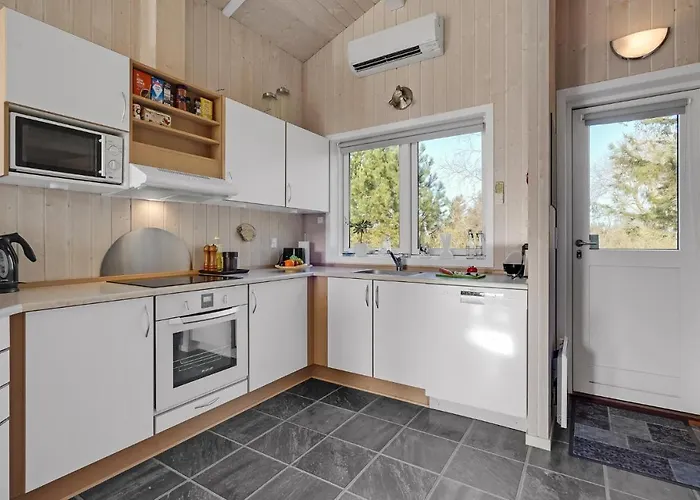 Ferienhaus Gorgeous In With Kitchen *